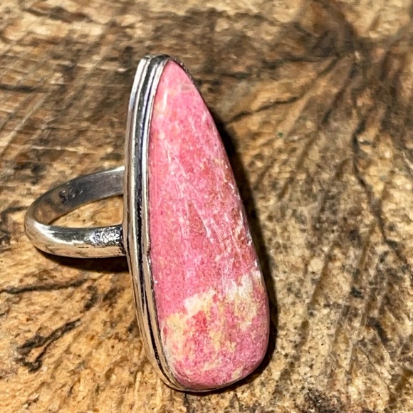 Bright Pink Thulite Ring Size 6 1/2 - Picture 8 of 15